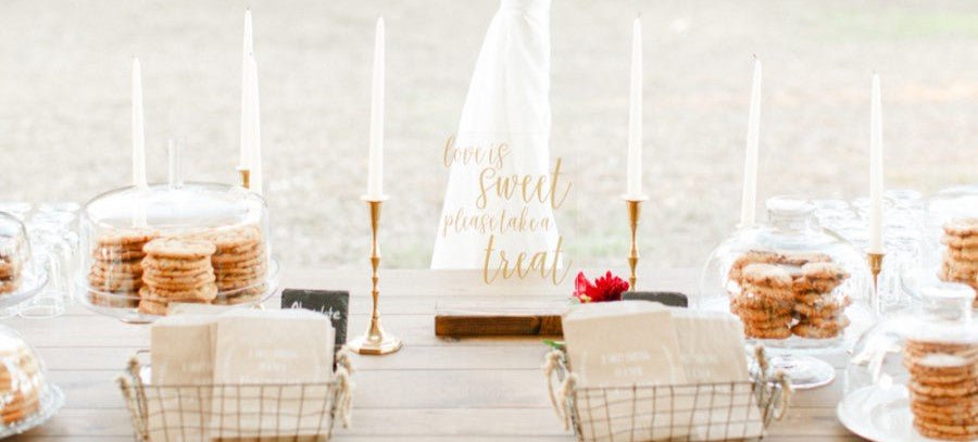 5 Wedding Signs Not to Skip on Your Wedding Day